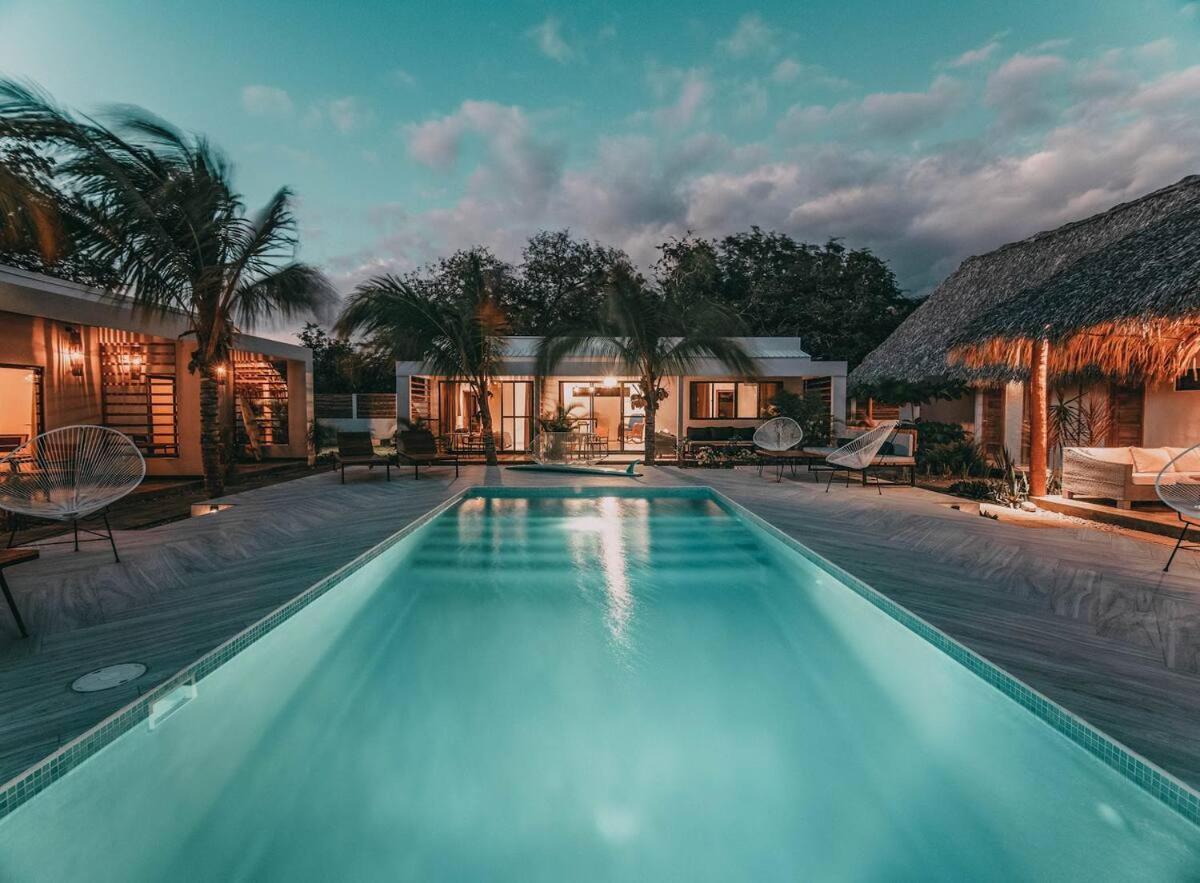 Surf And Yoga Retreat Nicaragua Vandrehjem La Albina Eksteriør billede