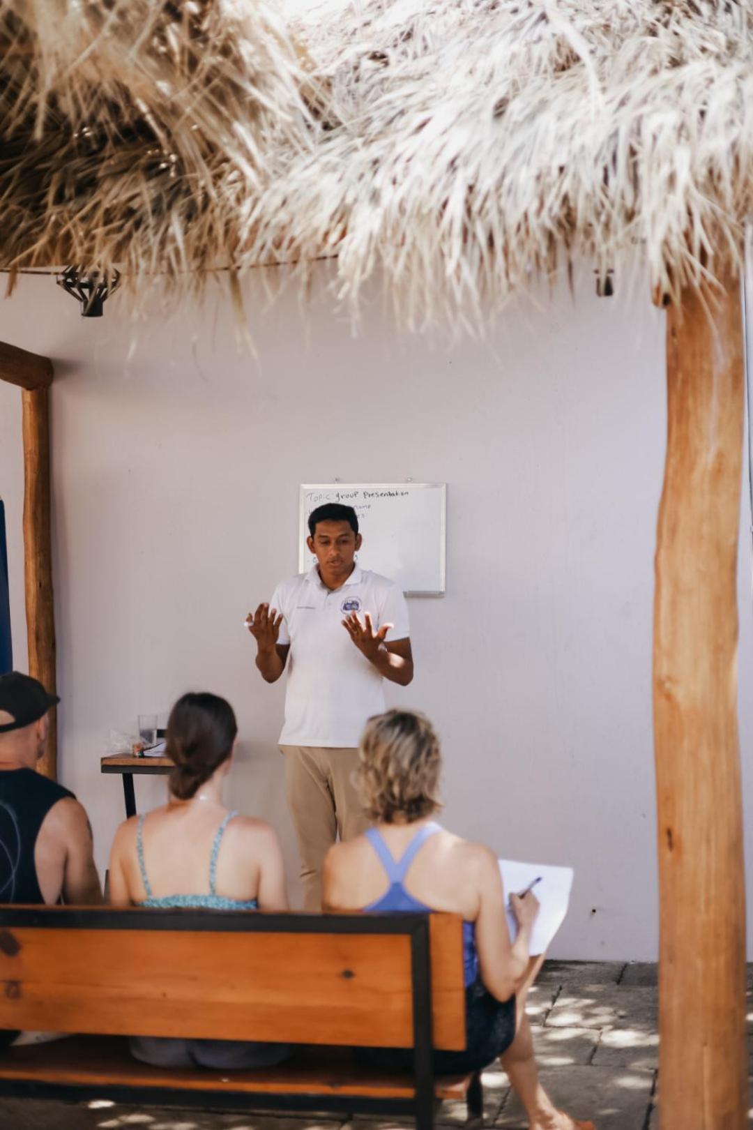 Surf And Yoga Retreat Nicaragua Vandrehjem La Albina Eksteriør billede